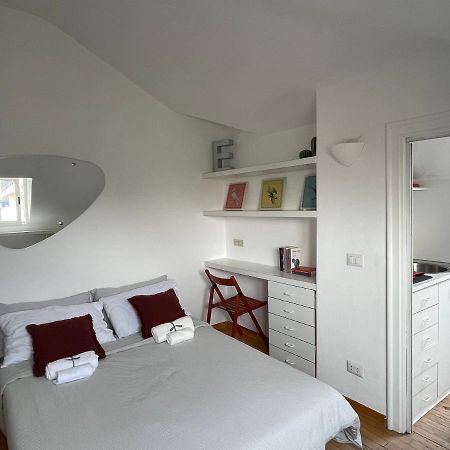 Appartement Tortona Tiny Attic Directly Connected To Duomo à Milan Extérieur photo